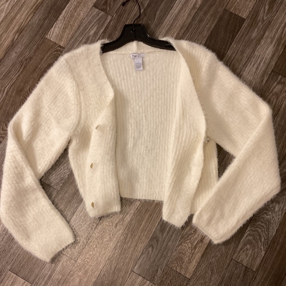 RUE 21 SIZE SMALL SUPER SOFT HEART SHAPED BUTTON-UP CARDIGAN - Picture 5 of 7